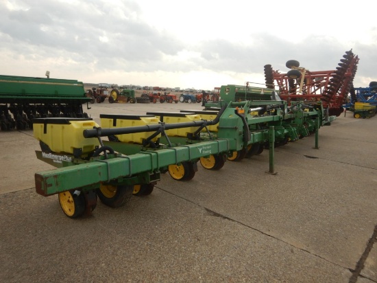 JOHN DEERE 1720 VACUUM PLANTER  12 ROW, 38 INCH SPACING, 3 BUSHEL HOPPERS,