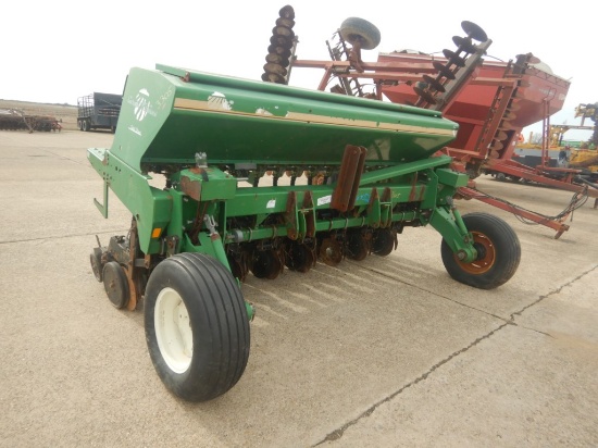 GREAT PLAINS 10 FOOT NO TILL DRILL