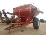 BRANDT GV550 GRAIN CART  24.5/32 TIRES, HYDRAULIC FOLD, ROLL TARP, CLEAN OU