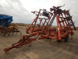 CASE IH 4800 FIELD CULTIVATOR  28 FOOT WIDE, SPRING BAR HARROWS
