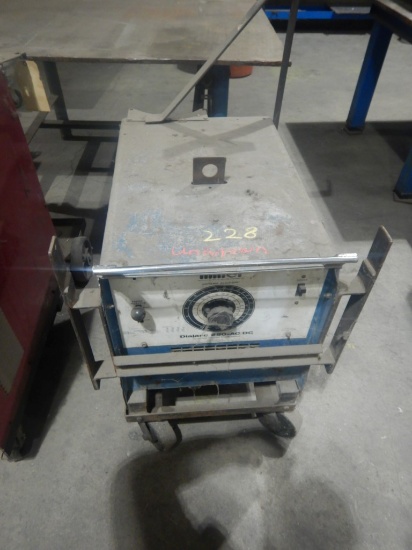 MILLER DIALARC 250 ARC WELDER,  (CONDITION UNKNOWN)