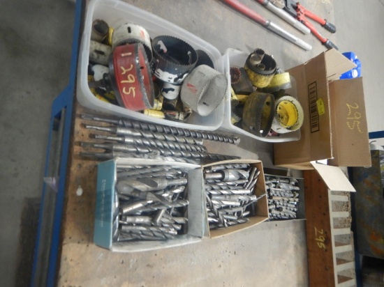 LOT OF DRILL BITS AND HOLE SAWS
