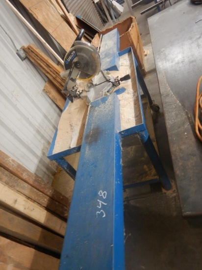 DELTA MITRE SAW  ON ROLL AROUND CART