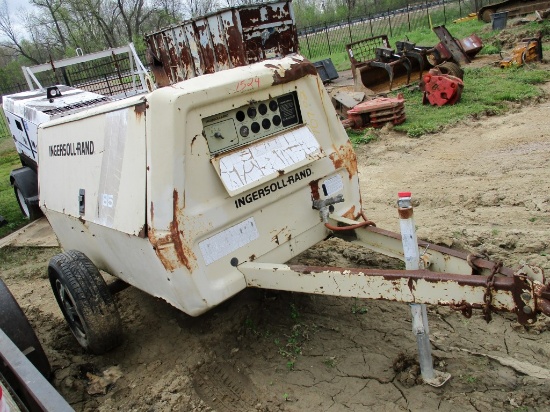 INGERSOLL RAND 185 PORTABLE AIR COMPRESSOR, 2,533+ hrs on meter,  LOOKS LIK