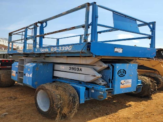 2006 GENIE GS-3390 SCISSOR MANLIFT  4 X 4, DIESEL, - CAN'T GET STARTED. NEE