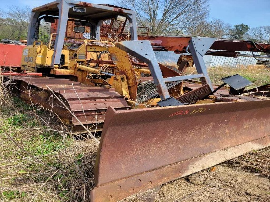 CASE 850G DOZER,  FOR PARTS - BUYER WILL HAVE TO COME GET THIS WITH A LANDO