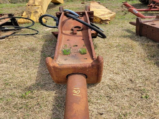 HYDRAULIC BREAKING HAMMER