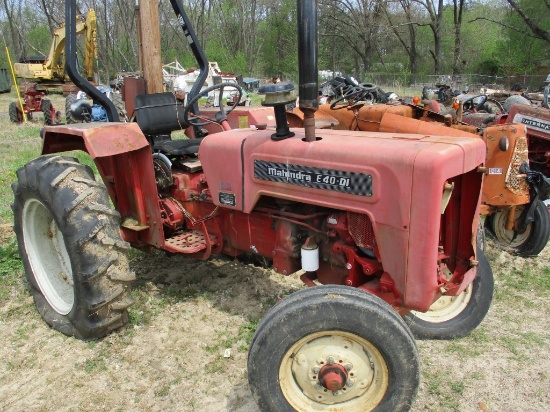 MAHINDRA E40-DI TRACTOR,  IN THE NON RUNNER ROW