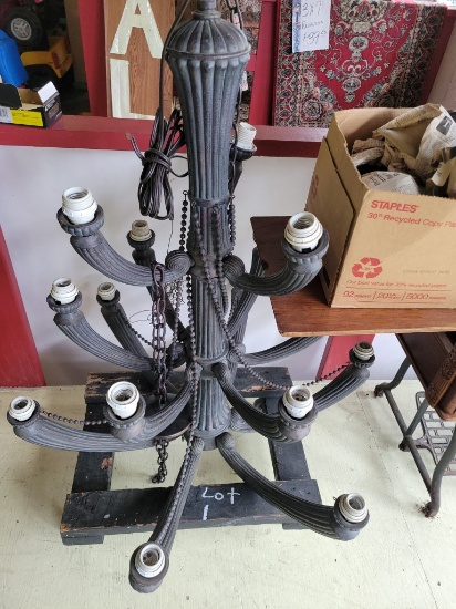 LARGE CHANDELIER, WHEELER & WILSON ANTIQUE SEWING MACHINE AND DRIFTWOOD