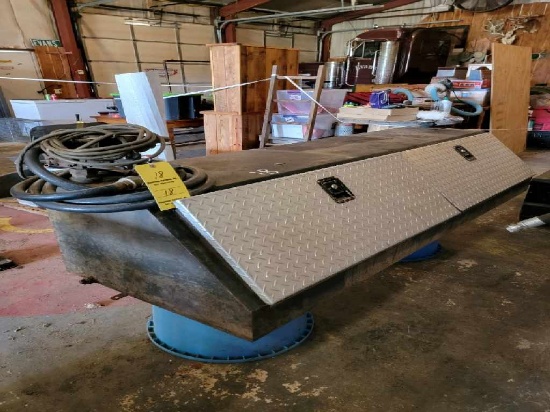 TOOL/FUEL BOX,  WITH PUMP