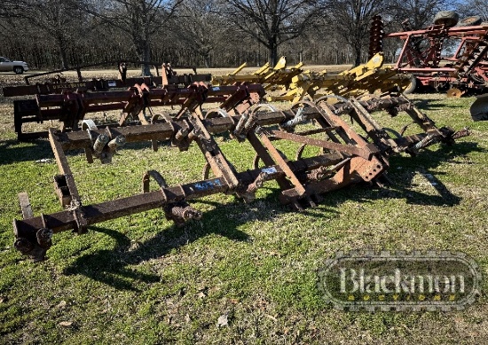 CHISEL PLOW
