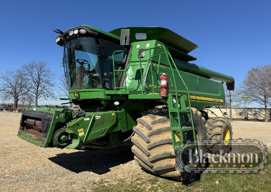 JOHN DEERE 9770 STS COMBINE ,3,714 (+/-) ENGINE HRS, 2,781 (+/-) SEP HRS,
