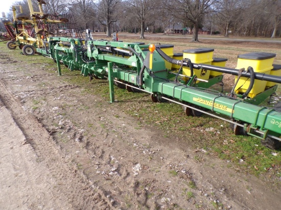 JOHN DEERE 1720 XP PLANTER,  12 ROW, 38" SPACING, TEMIC BOXES, **MONITOR IN