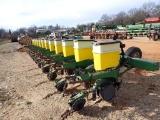 JOHN DEERE 1720 PLANTER,  12 ROW, STACK FOLD, CORN, BEAN & COTTON PLATES, *