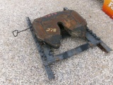 SEMI FIFTH WHEEL HITCH