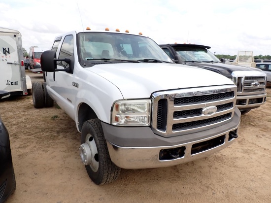 2005 FORD F350 CAB & CHASSIS,  DIESEL, AUTO, CREWCAB, 4X4, S# 49067