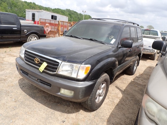 2000 TOYOTA LAND CRUISER SUV, 357,053+ mi,  V8 GAS, AUTO, PS, AC, 3RD ROW,