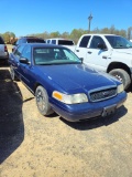 2002 FORD CROWN VIC CAR,  3.6L, V8, 4 DOOR, PS, AC, S# 2FAFP71W73X165377