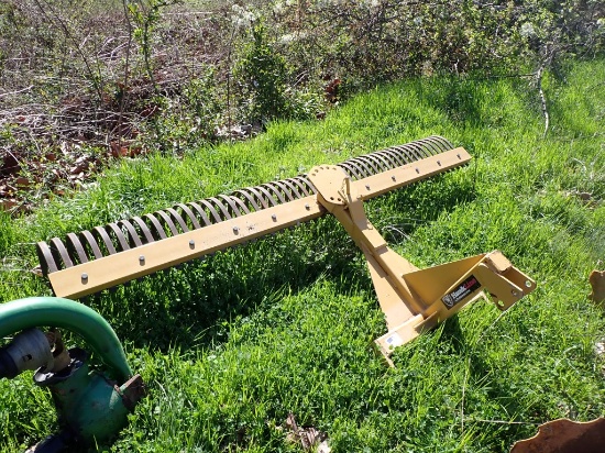 HAWK LINE ROCK RAKE
