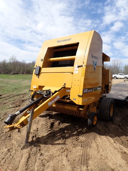 VERMEER 504R ROUND HAY BALER,  CAMLESS WIDE PICK UP, PTO, LESS THAN 3000 BA