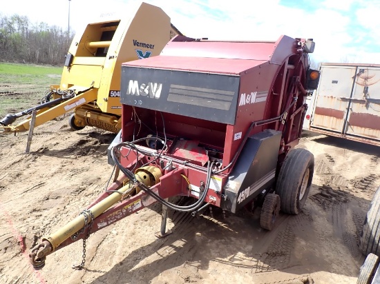 M & W 4500 ROUND HAY BALER,  PTO