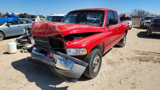 2001 DODGE 1500 PICKUP TRUCK, UNKNOWN MILEAGE,  WRECKED, EXTENDED CAB, 2WD,