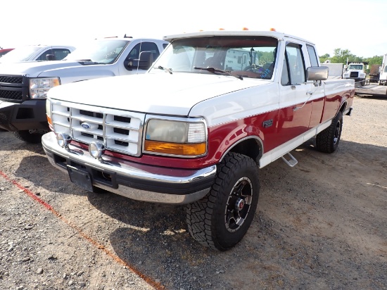 1995 FORD F-250 TRUCK, 272,000+ mi,  EXTENDED CAB, 4 X 4, DIESEL, AUTOMATIC