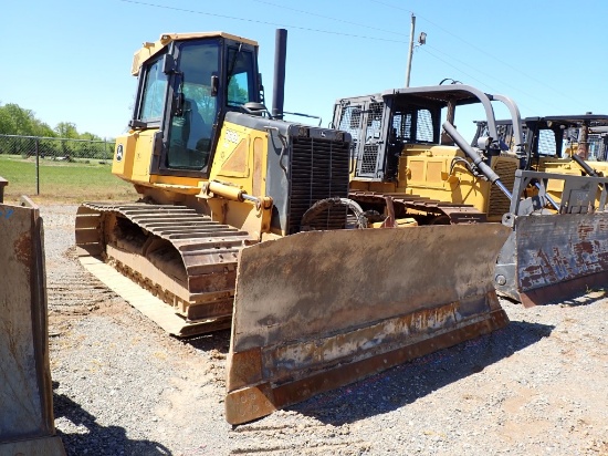2005 JOHN DEERE 700JLGP DOZER, 7361+ hrs,  CAB, AC, 30" TRACKS, 6 WAY BLADE