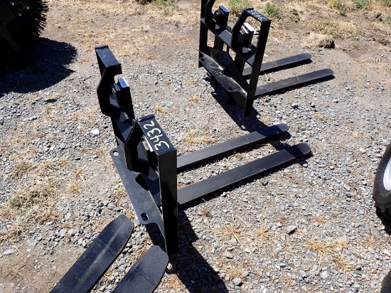 2024 AGT MINI SKID STEER PALLET FORKS,