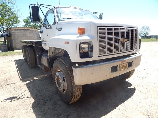 1990 CHEVROLET KODIAK TRUCK, V8 GAS, 10 SPEED, SINGLE AXLE WITH AIR TAG AXL