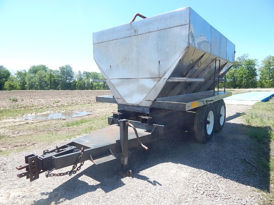 ADAMS FERTILIZER CART, TANDEM AXLE, 10" AUGER, HYDRAULIC DRIVE
