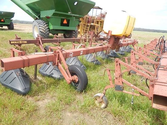 HOODED SPRAYER,  8 ROW, 3 POINT, WITH TANK