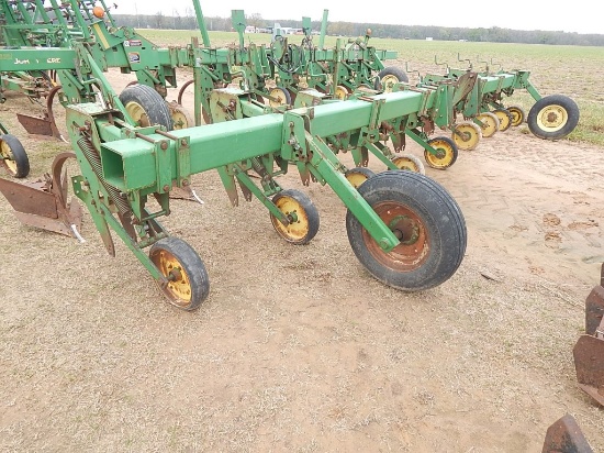 TOOL BAR,  8 ROW, WITH JOHN DEERE 886 UNITS, 3 POINT