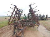 JOHN DEERE 980 FIELD CULTIVATOR,  28', 5 BAR DRAG HARROW, WALKING TANDEMS,