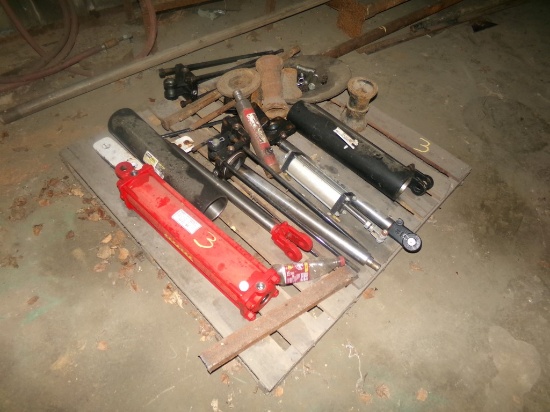 PALLET WITH HYDRAULIC CYLINDERS, PARTS AND MISC.
