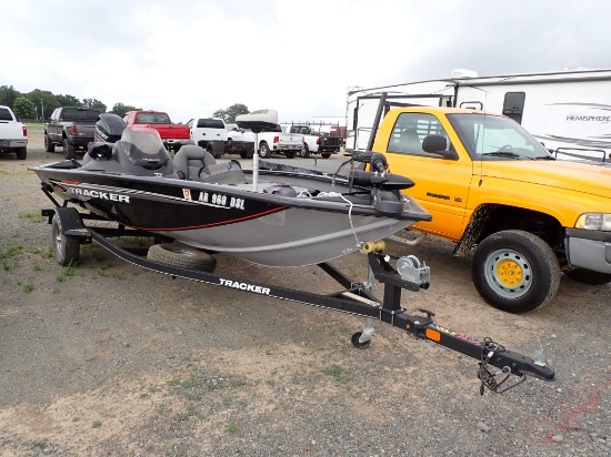 2019 TRACKER PRO 175 BASS BOAT  15', MERCURY 60 BOAT MOTOR, TROLLING MOTOR,