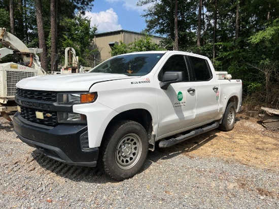 2020 CHEVROLET SILVERADO 1500 TRUCK, 135k+ mi,  4 DOOR, 4X4, V8 GAS, AUTO,