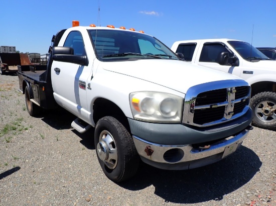 2008 DODGE SLT FLATBED TRUCK, 67,848+ mi,  4 X 4, 6.7 LITRE TURBO DIESEL, 6