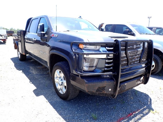 2020 CHEVROLET 3500 FLATBED TRUCK, 137,050+ mi,  CREW CAB, 4 X 4, DIESEL, A