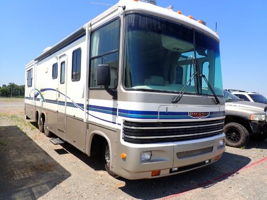 1998 CHEVROLET / GULFSTREAM VOYAGER MOTORHOME, 39,500+ mi,  GAS, AUTO, 32',