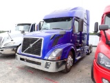 2015 VOLVO TRUCK TRACTOR, 1,009,062+ mi,  D13 DIESEL, AUTO, 72