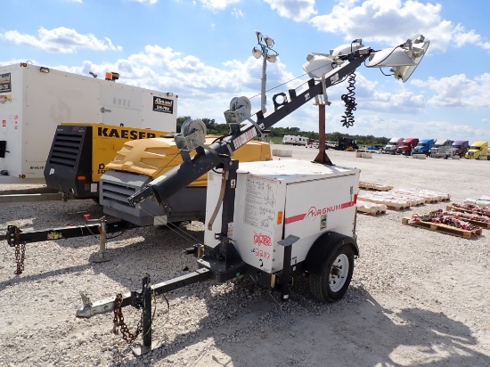 2014 MAGNUM MLT3060K LIGHT TOWER, SHOWING 1120 HRS,  3 CYL KUBOTA DIESEL, 1