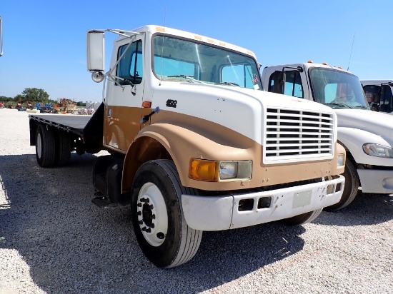 2001 INTERNATIONAL 4700 FLATBED TRUCK, 105073 MILES,  IH DIESEL, A/T, SPRIN