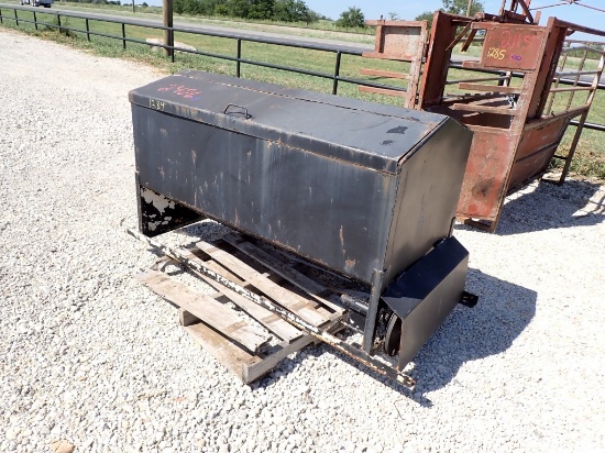 CATTLE FEEDER,  MOTOR & AUGER OPERATE, AS IS WHERE IS