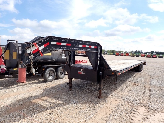 2014 PJ GOOSENECK TRAILER,  40', 6' DOVETAIL W/ FOLDING RAMPS, TANDEM 12K A