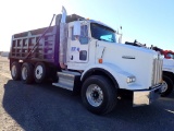 2009 KENWORTH DUMP TRUCK, 715,240+ mi,  CUMMINS DIESEL, AUTOMATIC, TWIN SCR