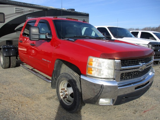 2008 CHEVROLET 3500 HD TRUCK, RED 227,000+  CREW CAB, 4X4, DURAMAX DIESEL,