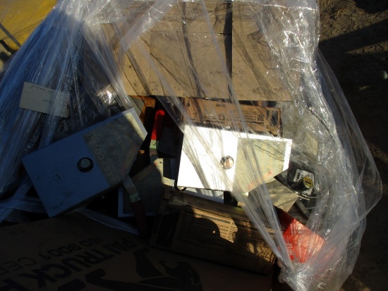 PALLET OF MISC TRUCK PARTS,