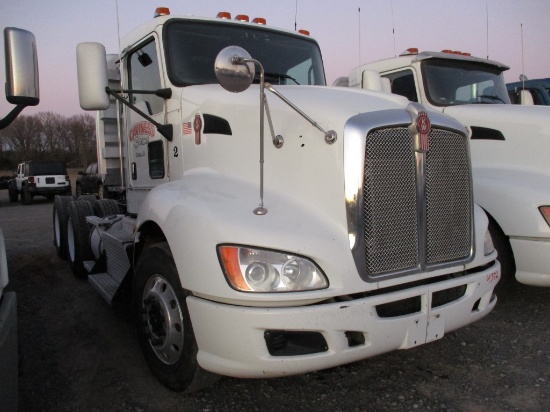 2012 KENWORTH TRUCK TRACTOR, (+/-) 887,635  DAY CAB, CUMMINS DIESEL, AUTO,