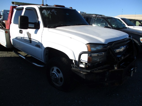 2004 CHEVROLET 3500 WRECKER TRUCK, (+/-) 341,588  DIESEL, AUTO, EXTENDED CA